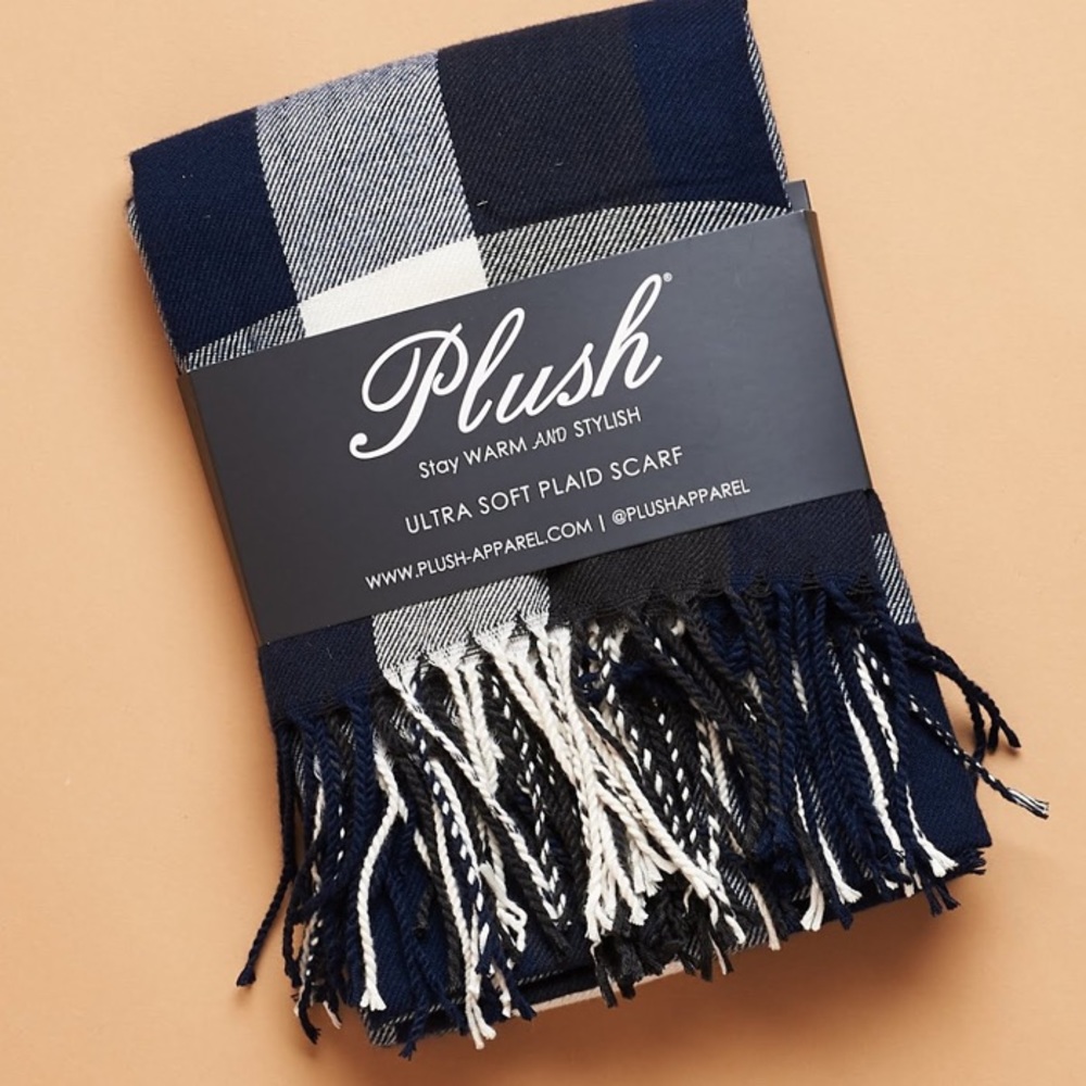 Plush ultra soft plaid scarf - Picture 3 of 7